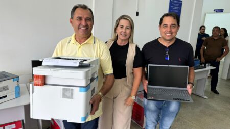 Prefeitura de Tanque d’Arca faz entrega de equipamentos de informática para Unidades de Saúde