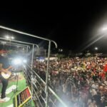 Carna Branquinha: bloco Vou Furar arrastou multidão neste sábado