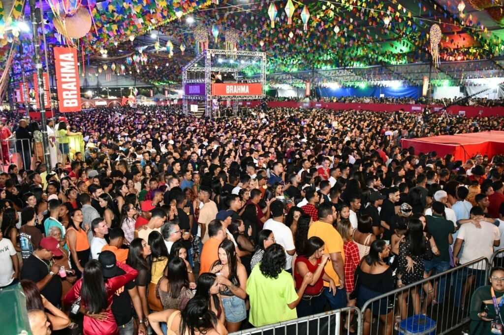 Prefeitos de Alagoas discutem limite para cachês de artistas em festas municipais