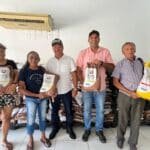 Prefeitura de Santana do Mundaú beneficia produtores com entrega de sementes