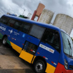 Prefeito Dalminho recebe micro-ônibus para reforçar transporte de pacientes na saúde de Belo Monte