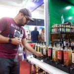 Degustação de cachaça - Foto: Célio Júnior